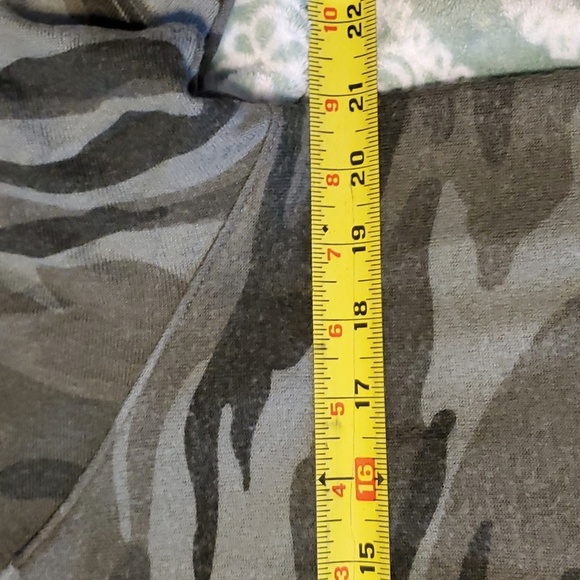 Buffalo David Bitton Camouflage Sweatshirt Top M - Picture 6 of 7